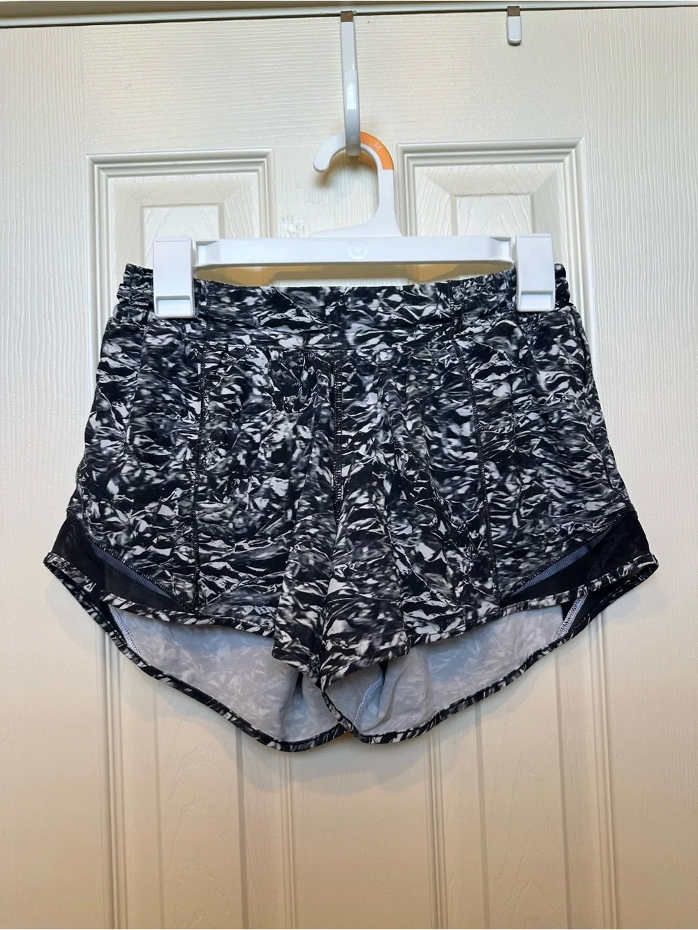 Lululemon Women's Black & White Printed Running Shorts